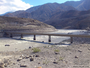 تھلیچی کے مقام پر دریائے سندھ کا پُل